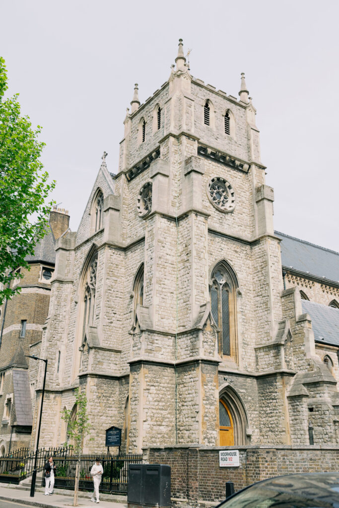  Timeless London wedding moments during Sara and Cillian's spring celebration