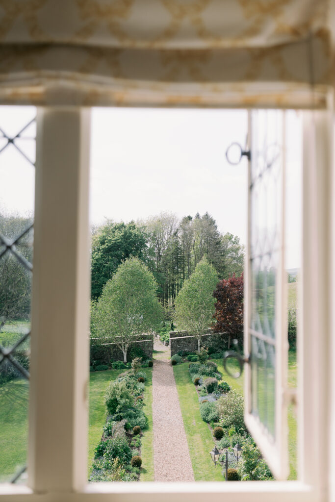 Casterton Grange outdoor ceremony grounds and garden setting - luxury wedding venue photography by Camilla Joy Photography